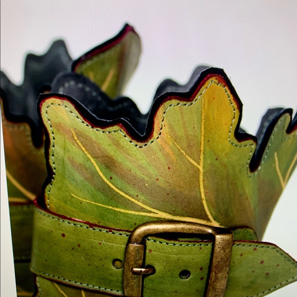 Leaf Booties New - Picture 3 of 8